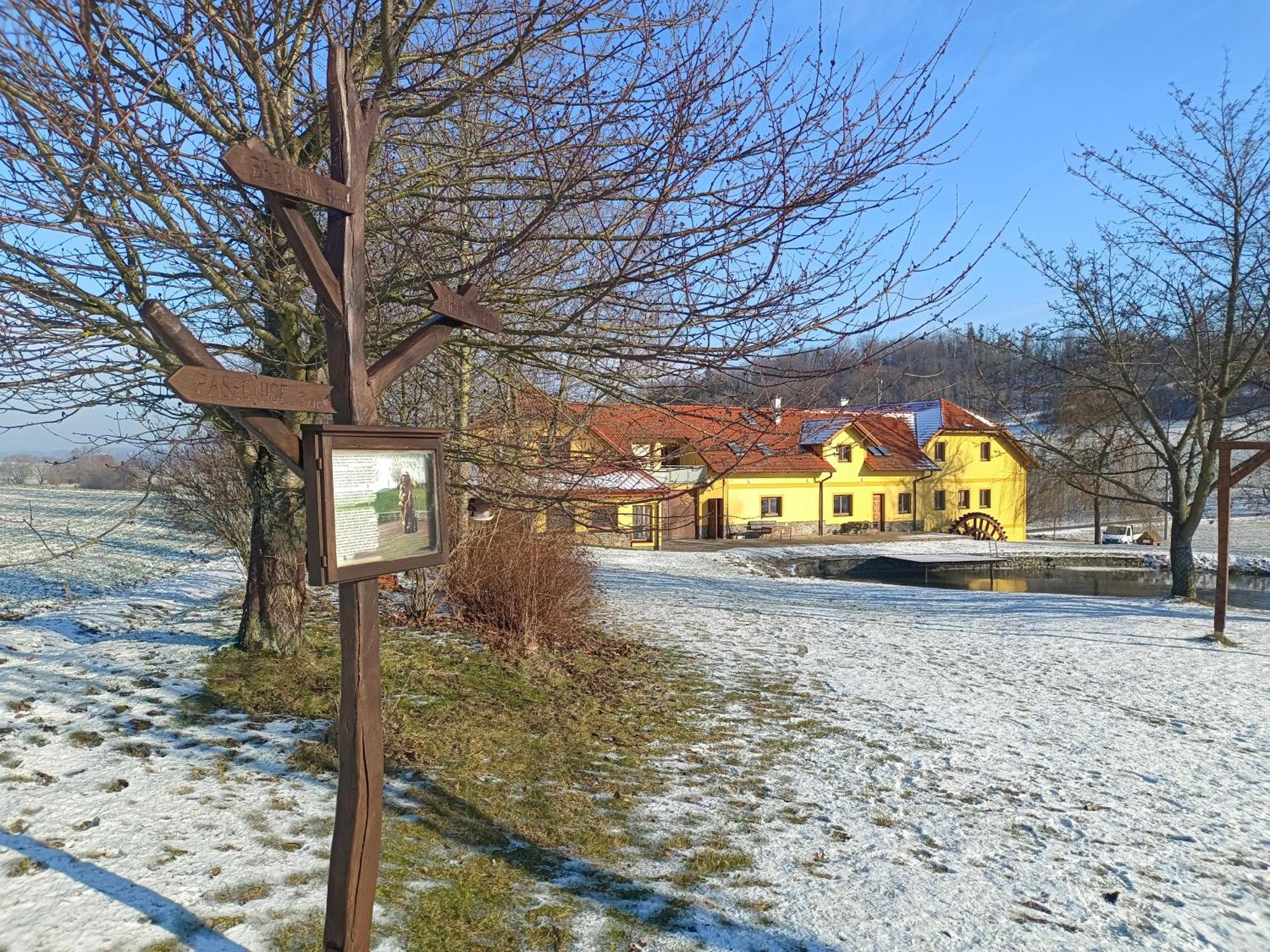 Podvesky Mlyn Hotel Tlumacov Bagian luar foto